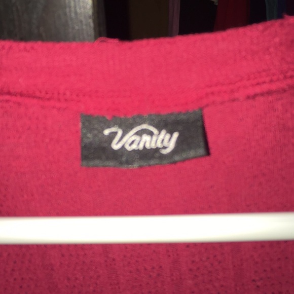 Red v-neck - Picture 2 of 2